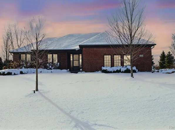 1143 Invitational Dr, Metamora, MI 48455