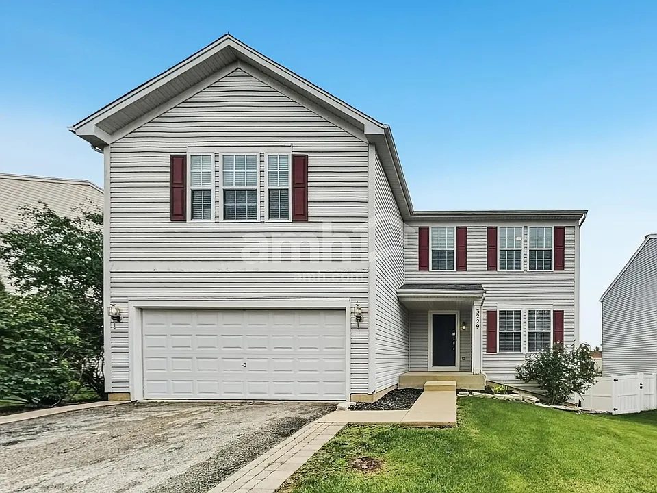 3229 Kenilworth Ln