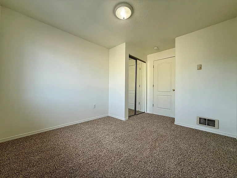 2561 NW Cedar Ave #3 — Photo 13