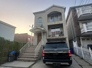 28 4th St #2, Elizabethport, NJ 07206