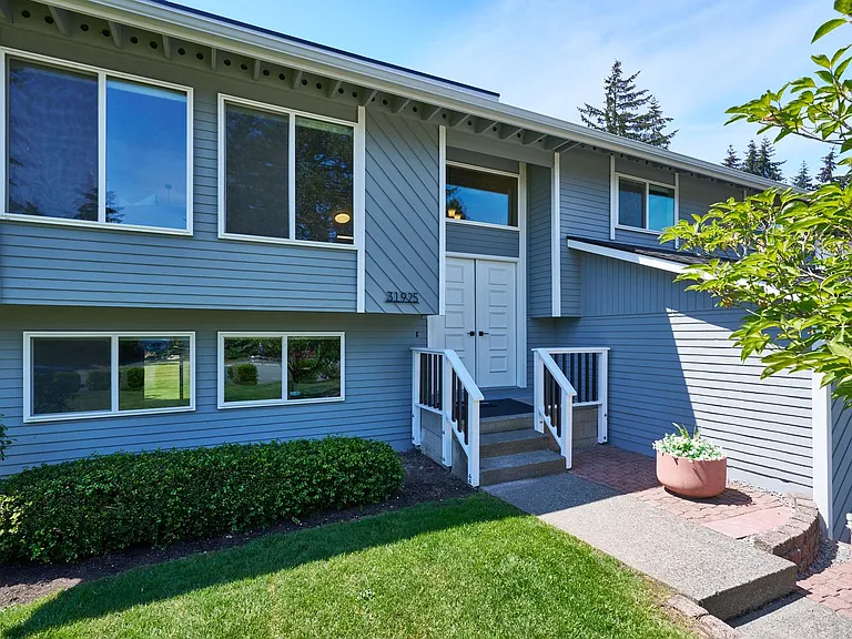 31925 36th Ave SW — Photo 2