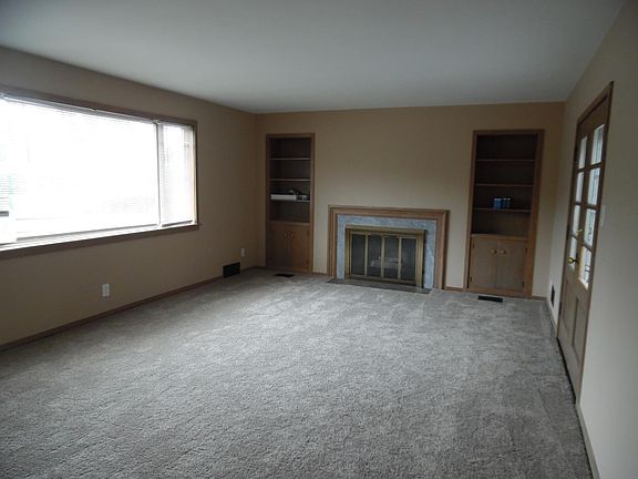 3rd image of 3100 McGee Ave