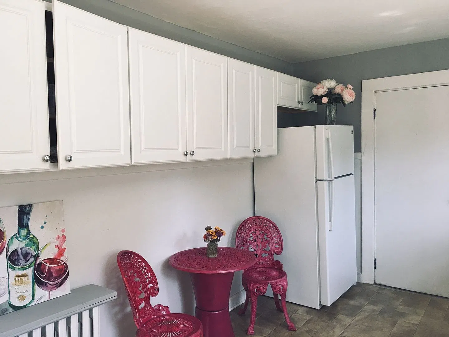 Charming 3BR stone home near downtown — Photo 4