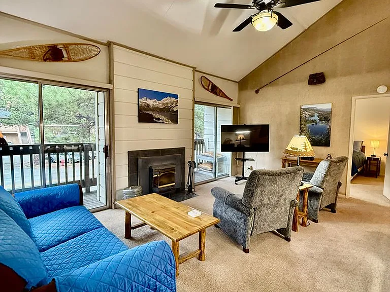 2289 Sierra Nevada Rd — Photo 3