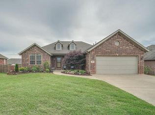 410 Sienna Dr, Centerton, AR 72719