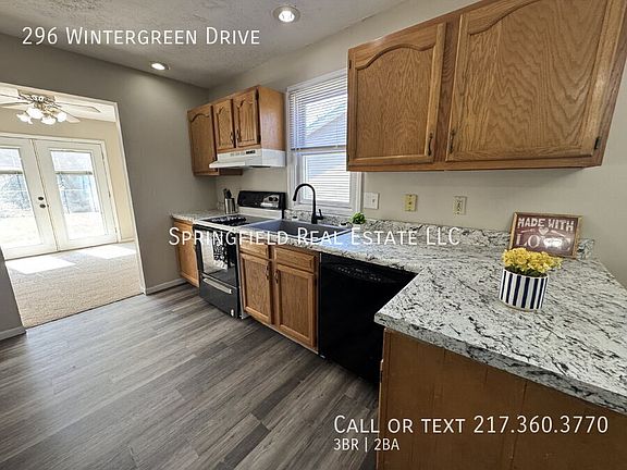 3rd image of 296 Wintergreen Dr