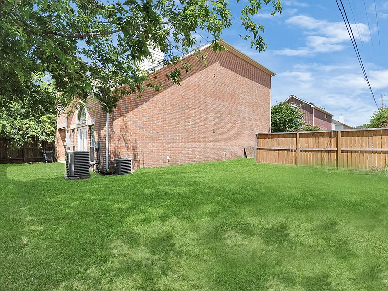 9826 Marlink Ln — Photo 7