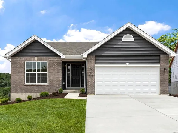 710 Palisades Dr, Saint Charles, MO 63301