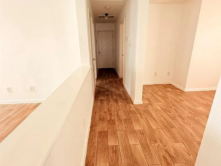 2918 Beacon Grove St — Photo 9