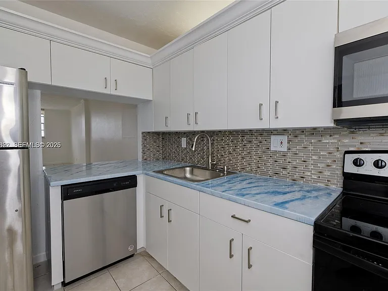 2903 N Miami Beach Blvd #806 — Photo 10