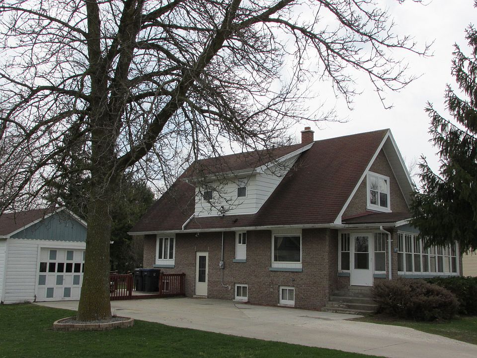 1st image of 305 S 10th St