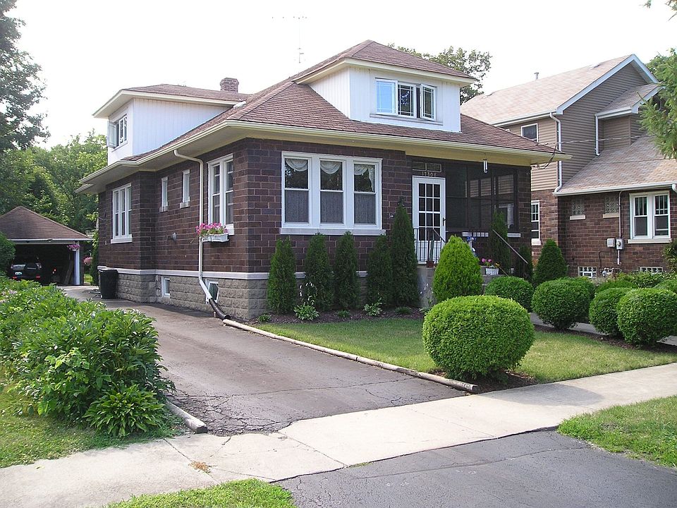 Front of House-Call Ann at 708-429-2621