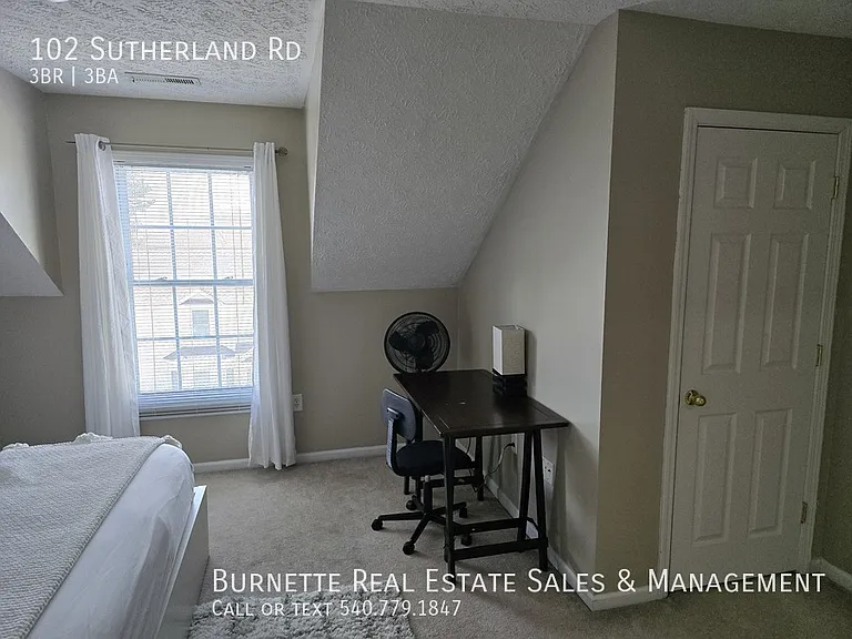 102 Sutherland Dr — Photo 20