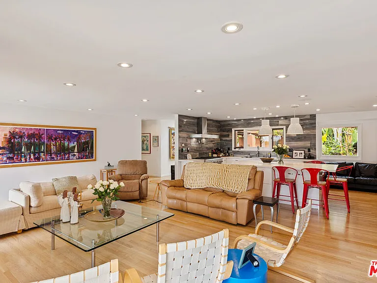 7122 Dume Dr — Photo 13