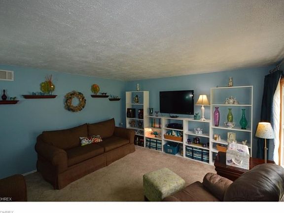 2nd image of 9891 Crestwood Dr