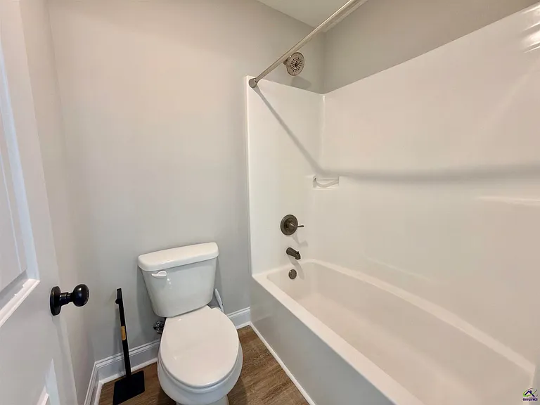 212 Beau Claire Cir — Photo 31
