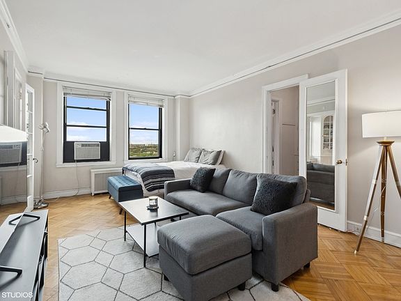 4th image of 2000 N Lincoln Park West Pkwy #1011