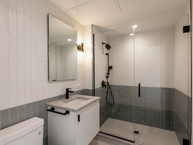 1712 Oak #204