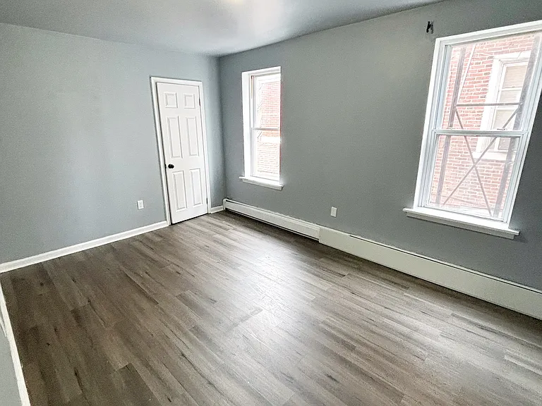 1103 W Airy St — Photo 9