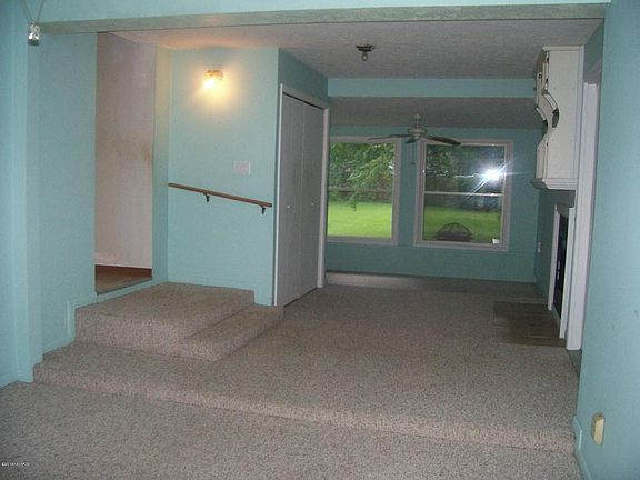 5th image of 903 Eureka St