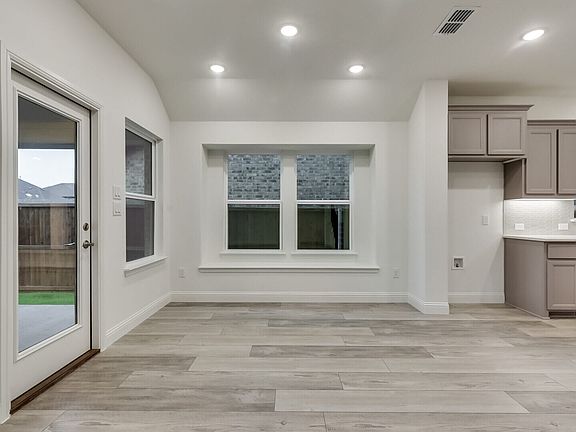 2516_swallowtail_street_6020468_006-1920x1080