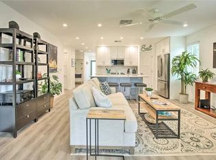 824 92nd Ave N, Naples, FL 34108