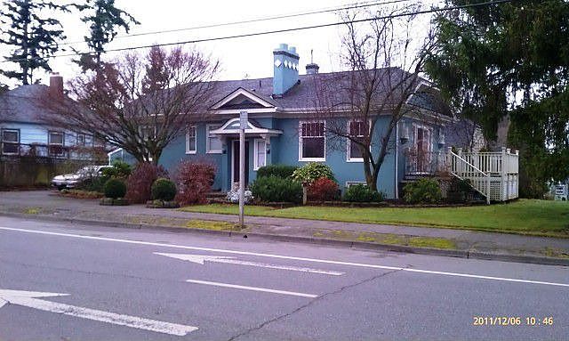 Front view of home off N. 10th Street.