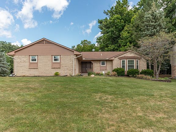 2nd image of 38168 Lancaster Dr
