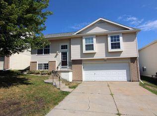 15710 Willow St, Omaha, NE 68136