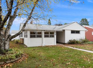 946 N Benjamin St, Port Washington, WI 53074