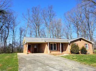 183 Royal Ln, Dobson, NC 27017
