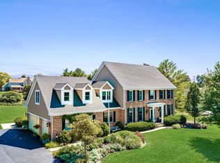 4 Copperfield Dr, Hawthorn Woods, IL 60047