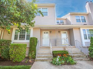 194 Driscoll Ct, Somerset, NJ 08873