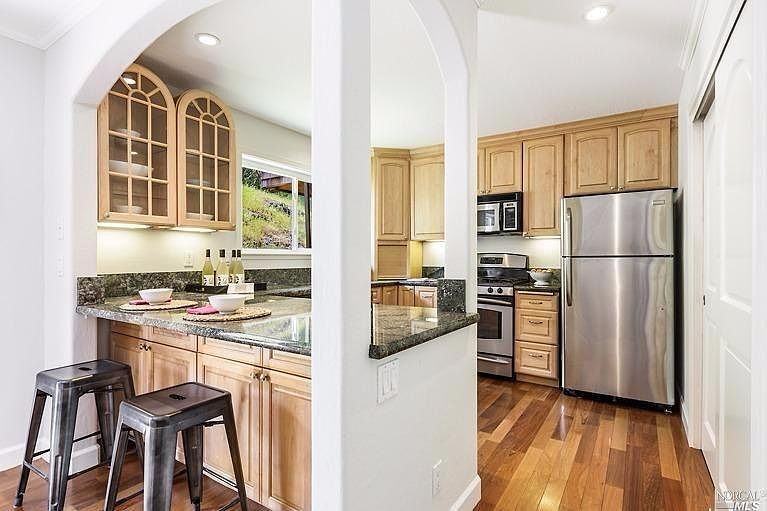 1st image of 21 Arana Cir
