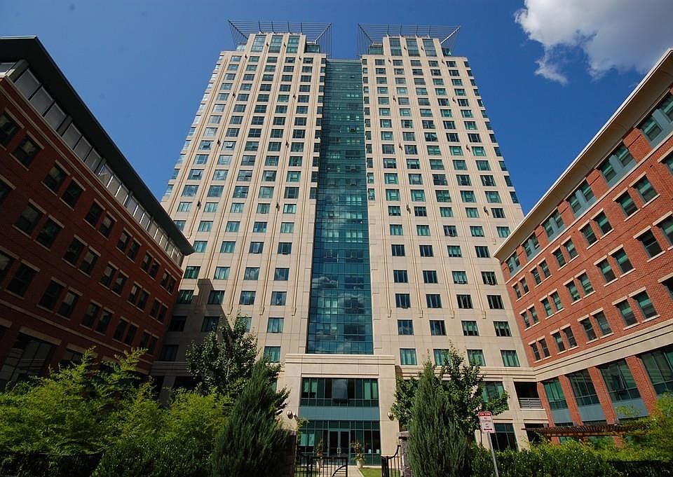 2nd image of 1 Nassau St #0