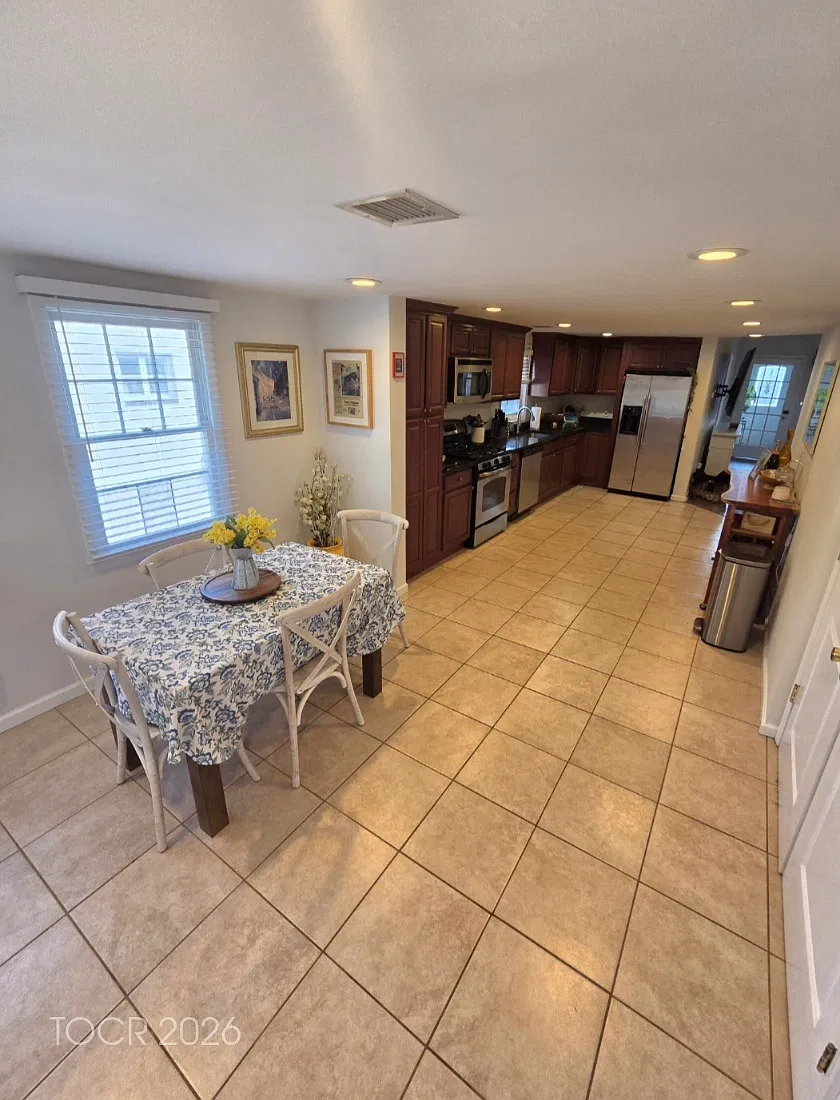 3 bed, $3,400 — Photo 2