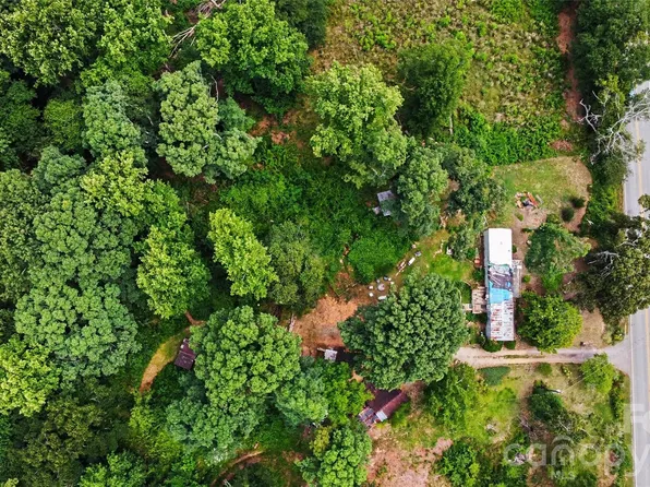 732 Woods Chapel Rd, Duncan, SC 29334