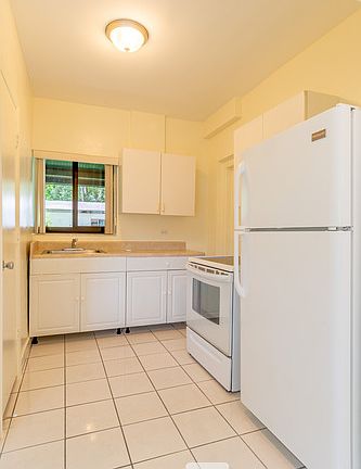 4th image of 717 NE 162nd St #2