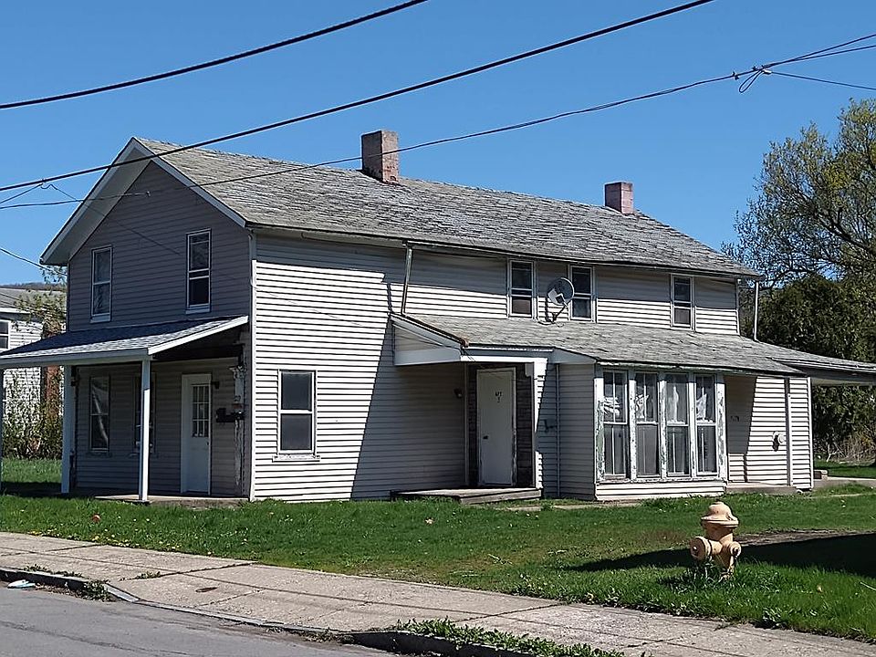 1st image of 210 Sullivan St
