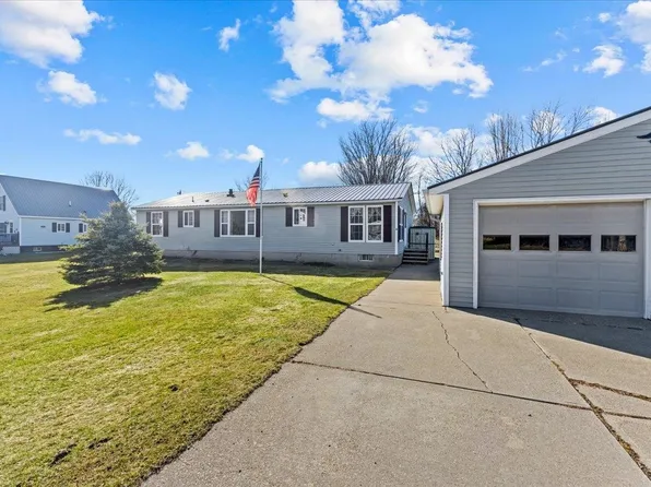 8 Leclaire Drive, Milton, VT 05468