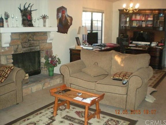 4th image of 810 Pinehurst Dr