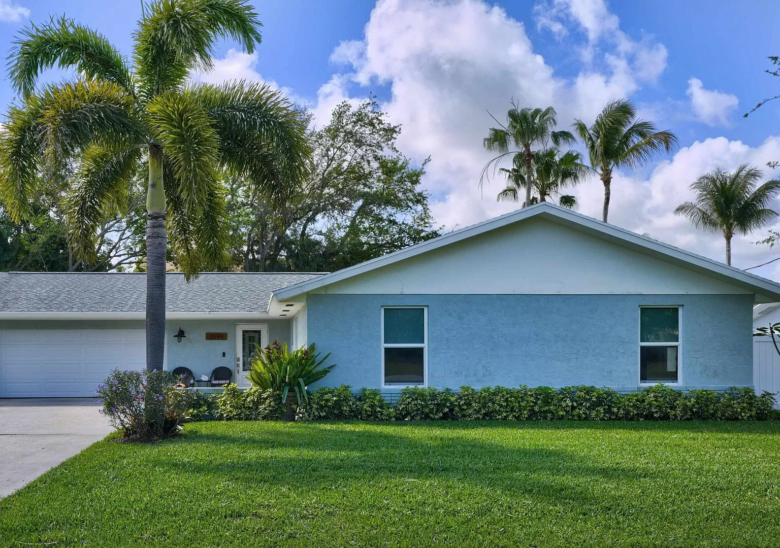 Coastal Escape: Serenity Near The Beach No Hoa, Fenced Yard! Available January 2027 Only — Photo 1