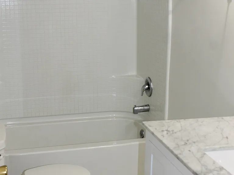 715 E State St #204 — Photo 13