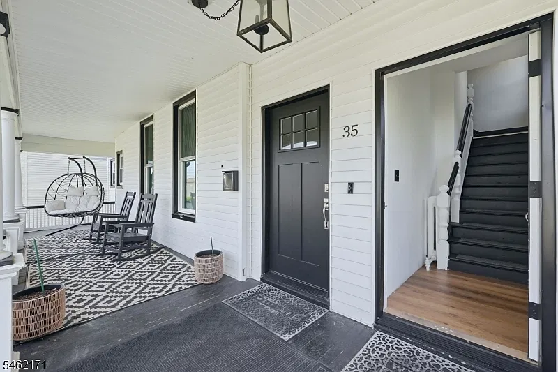 3 bed, 1.0 bath, 1800 sqft, $3,250 — Photo 4