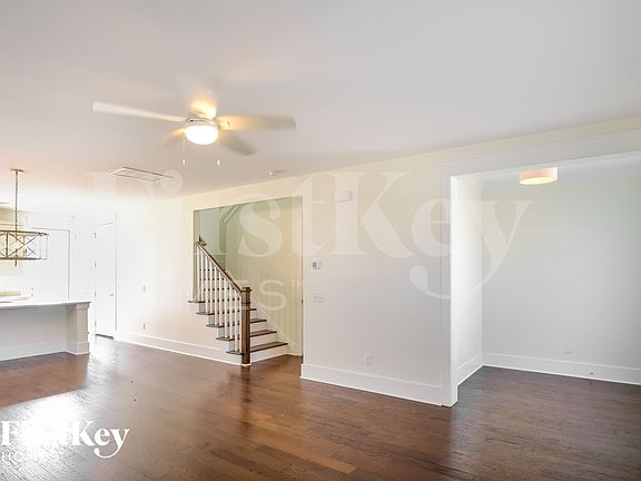 3rd image of 106 Starling St