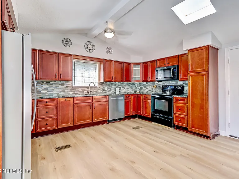 11321 Deep Ln — Photo 25