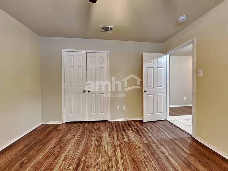 10305 Fossil Valley Dr — Photo 14