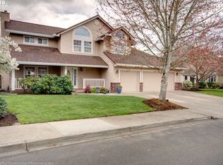 678 NW Wintergreen Dr, McMinnville, OR 97128