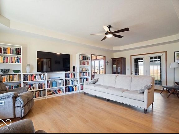 2nd image of 3748 Campbell Dr