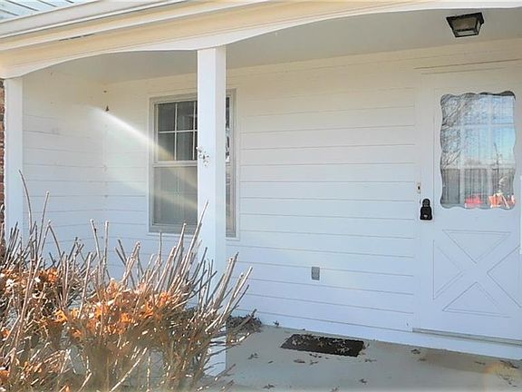 2nd image of 1005 N East St